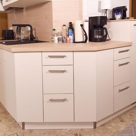 Bohnapartments Elisa - Wohlfuehlapartment Mit 2 Gratis Parkplaetzen Und 3 Schlafzimmern - Wlan - Vollausstattung Erfurt Luaran gambar
