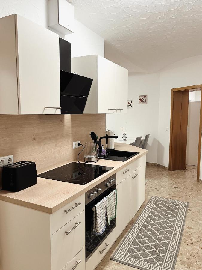 Bohnapartments Elisa - Wohlfuehlapartment Mit 2 Gratis Parkplaetzen Und 3 Schlafzimmern - Wlan - Vollausstattung Erfurt Luaran gambar