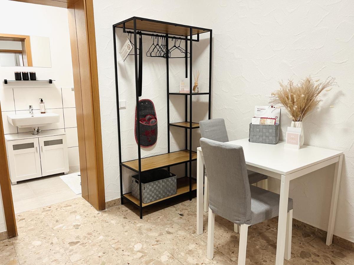 Bohnapartments Elisa - Wohlfuehlapartment Mit 2 Gratis Parkplaetzen Und 3 Schlafzimmern - Wlan - Vollausstattung Erfurt Luaran gambar