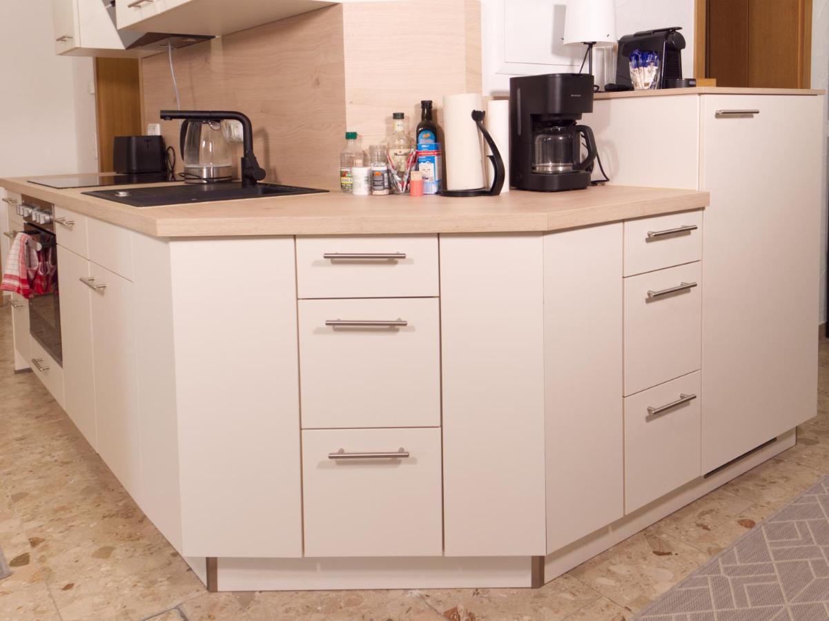 Bohnapartments Elisa - Wohlfuehlapartment Mit 2 Gratis Parkplaetzen Und 3 Schlafzimmern - Wlan - Vollausstattung Erfurt Luaran gambar