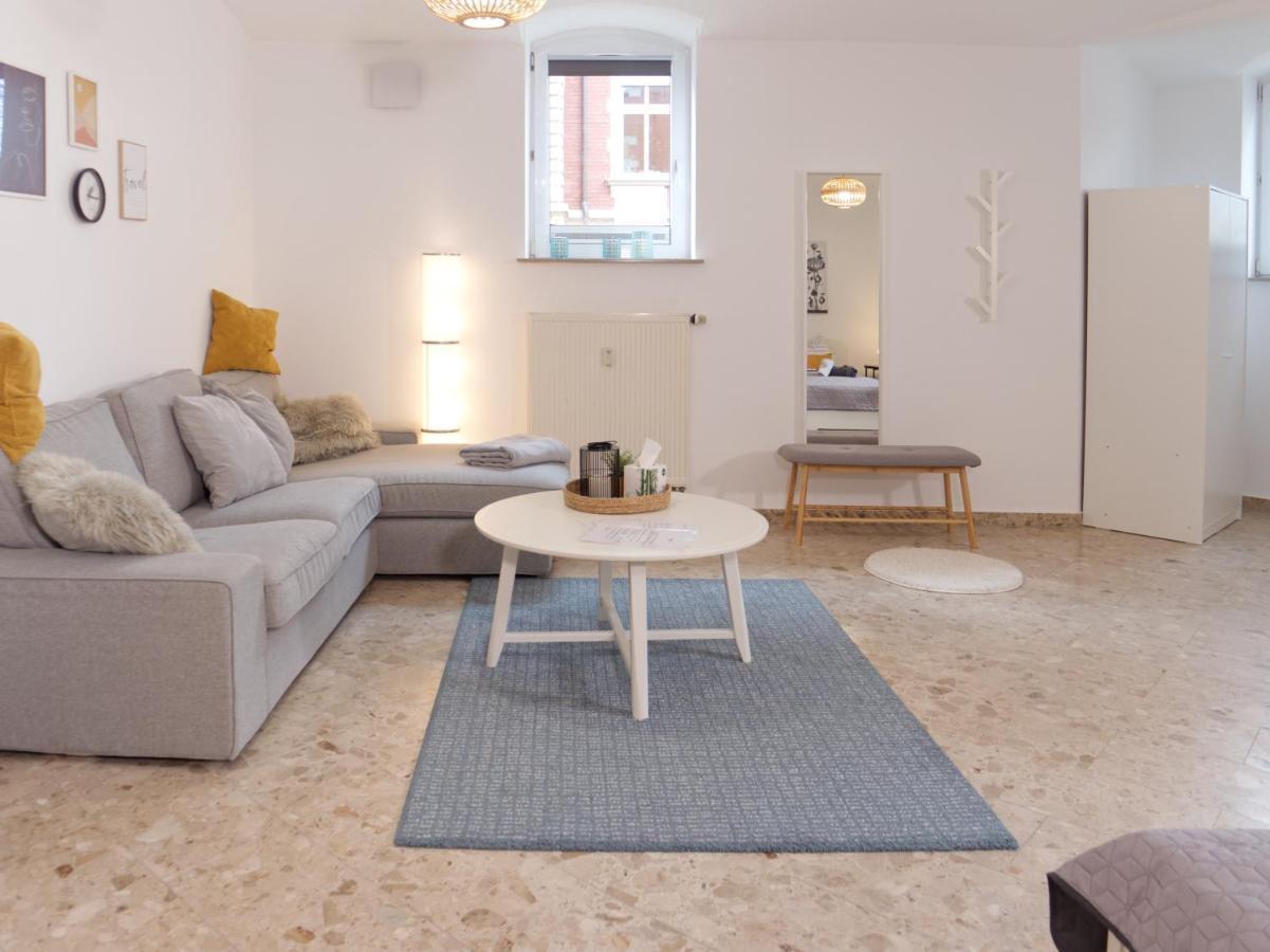 Bohnapartments Elisa - Wohlfuehlapartment Mit 2 Gratis Parkplaetzen Und 3 Schlafzimmern - Wlan - Vollausstattung Erfurt Luaran gambar