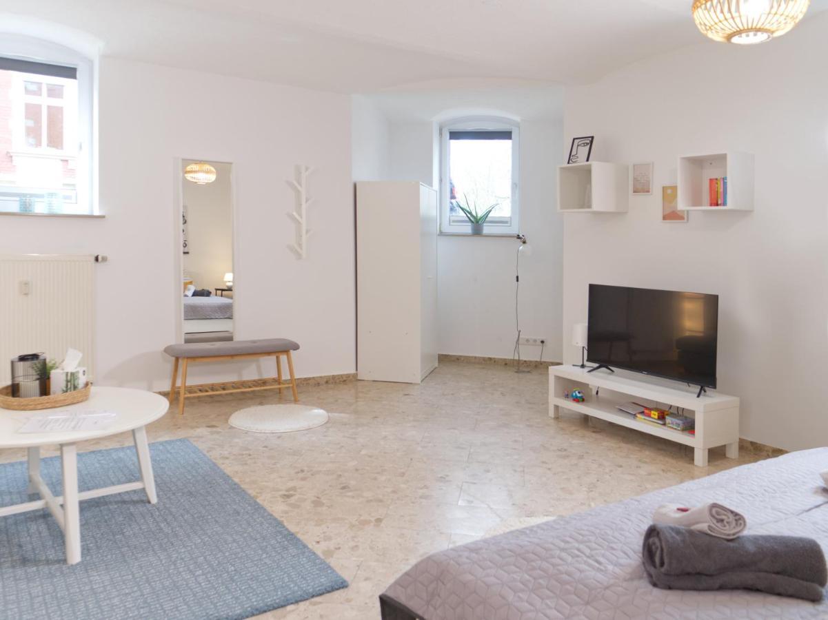 Bohnapartments Elisa - Wohlfuehlapartment Mit 2 Gratis Parkplaetzen Und 3 Schlafzimmern - Wlan - Vollausstattung Erfurt Luaran gambar