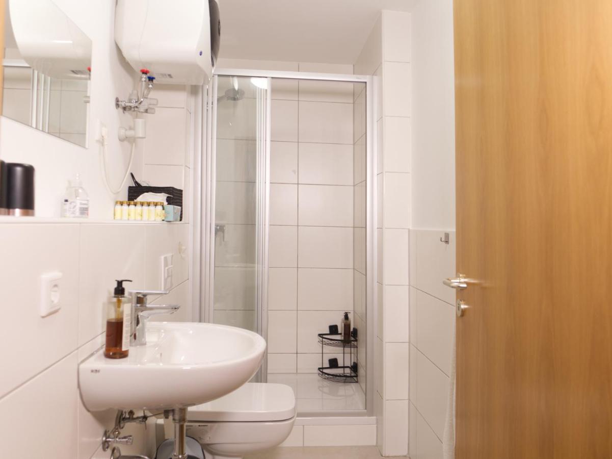 Bohnapartments Elisa - Wohlfuehlapartment Mit 2 Gratis Parkplaetzen Und 3 Schlafzimmern - Wlan - Vollausstattung Erfurt Luaran gambar