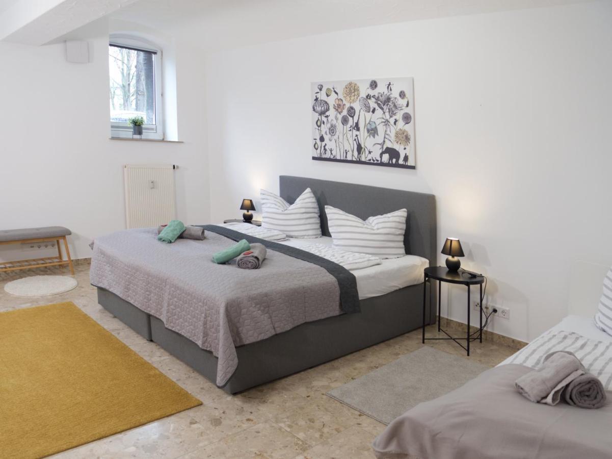 Bohnapartments Elisa - Wohlfuehlapartment Mit 2 Gratis Parkplaetzen Und 3 Schlafzimmern - Wlan - Vollausstattung Erfurt Luaran gambar