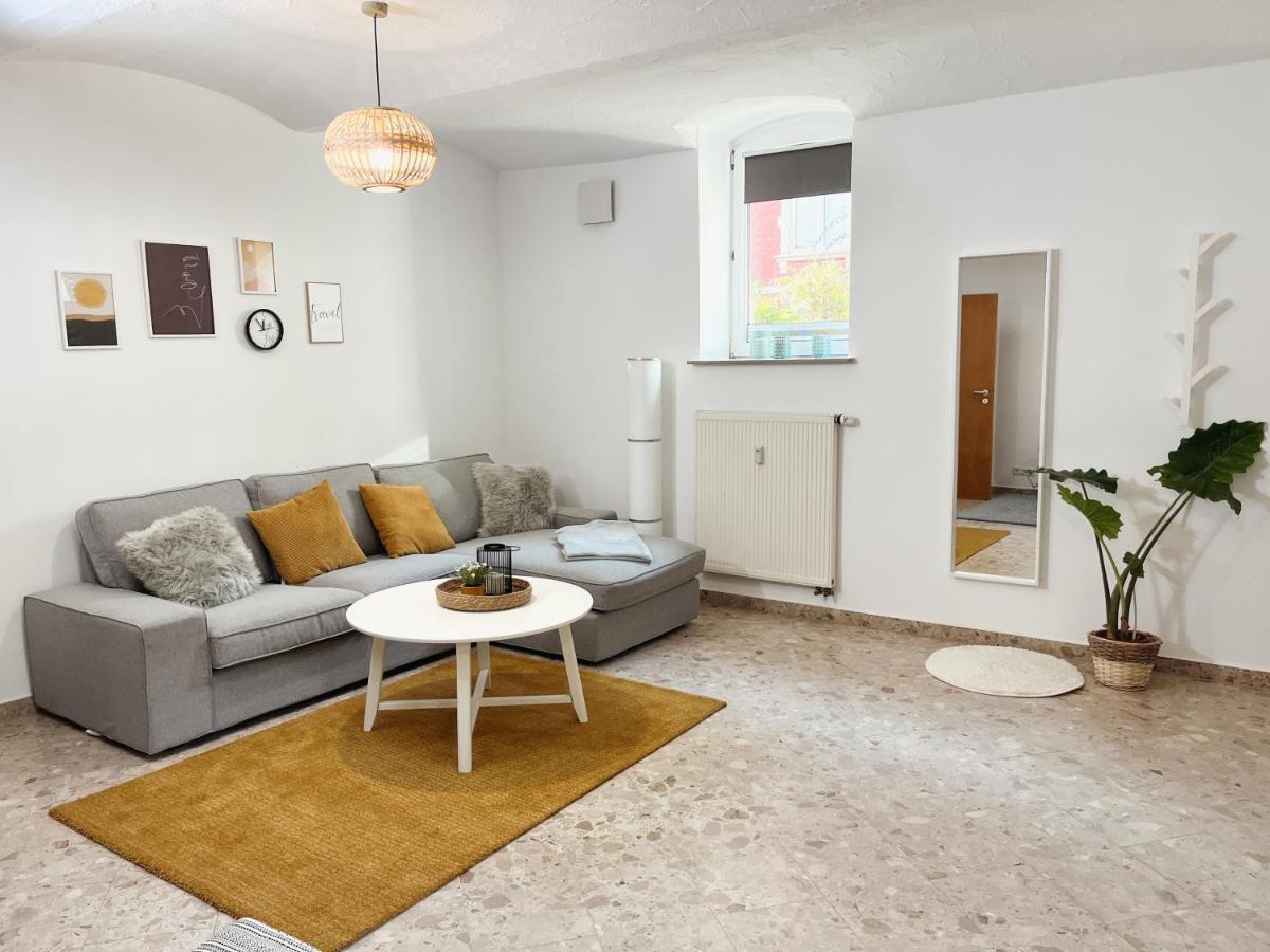 Bohnapartments Elisa - Wohlfuehlapartment Mit 2 Gratis Parkplaetzen Und 3 Schlafzimmern - Wlan - Vollausstattung Erfurt Luaran gambar