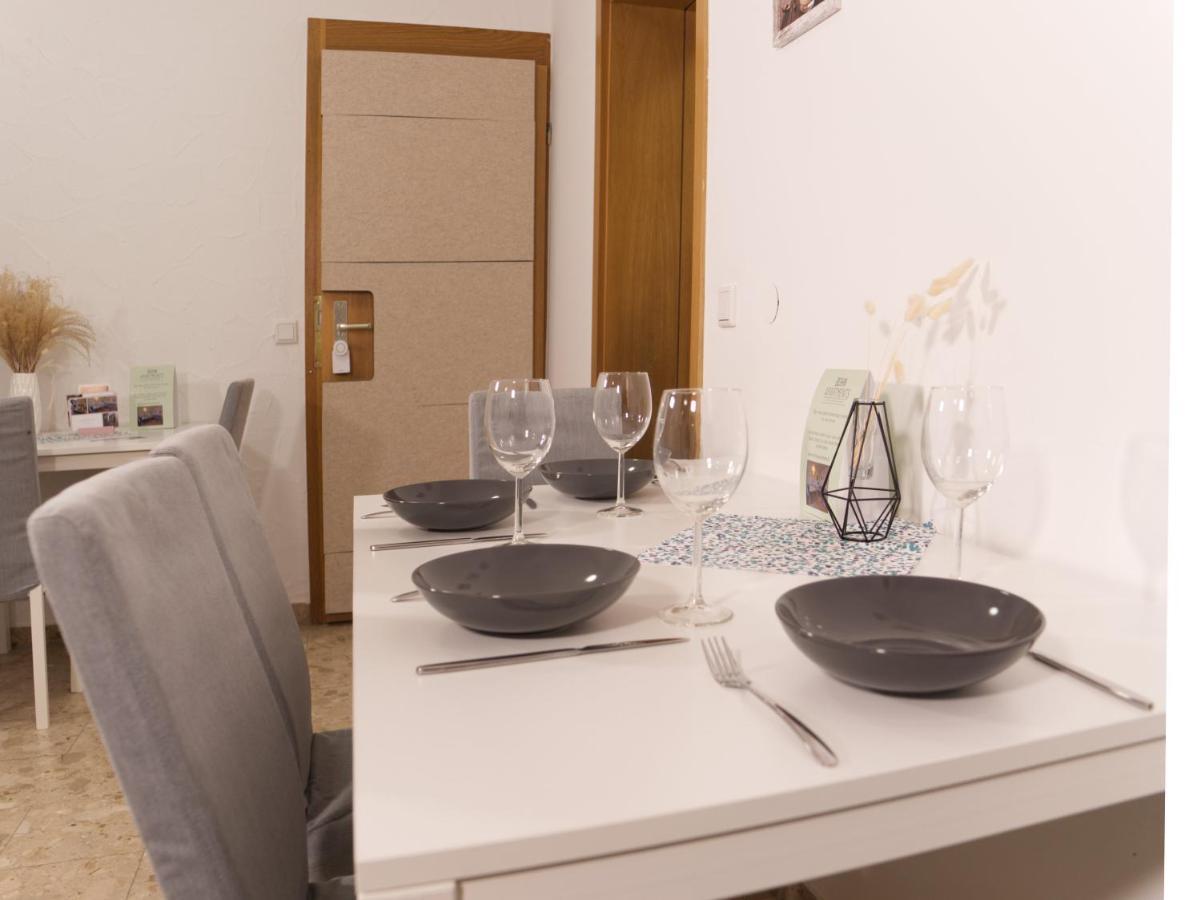 Bohnapartments Elisa - Wohlfuehlapartment Mit 2 Gratis Parkplaetzen Und 3 Schlafzimmern - Wlan - Vollausstattung Erfurt Luaran gambar