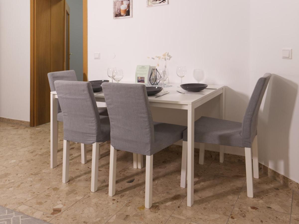 Bohnapartments Elisa - Wohlfuehlapartment Mit 2 Gratis Parkplaetzen Und 3 Schlafzimmern - Wlan - Vollausstattung Erfurt Luaran gambar