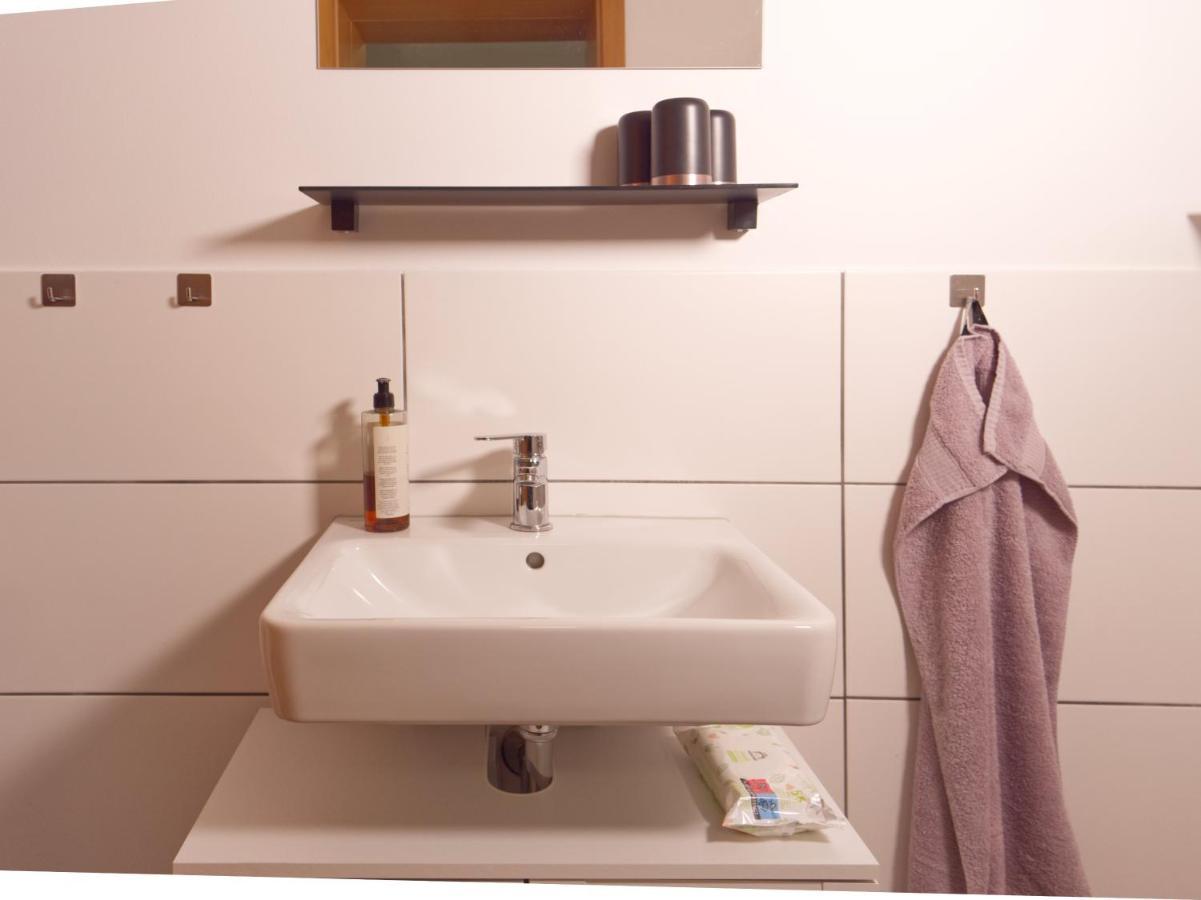 Bohnapartments Elisa - Wohlfuehlapartment Mit 2 Gratis Parkplaetzen Und 3 Schlafzimmern - Wlan - Vollausstattung Erfurt Luaran gambar